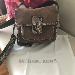 Michael Kors MD Messenger